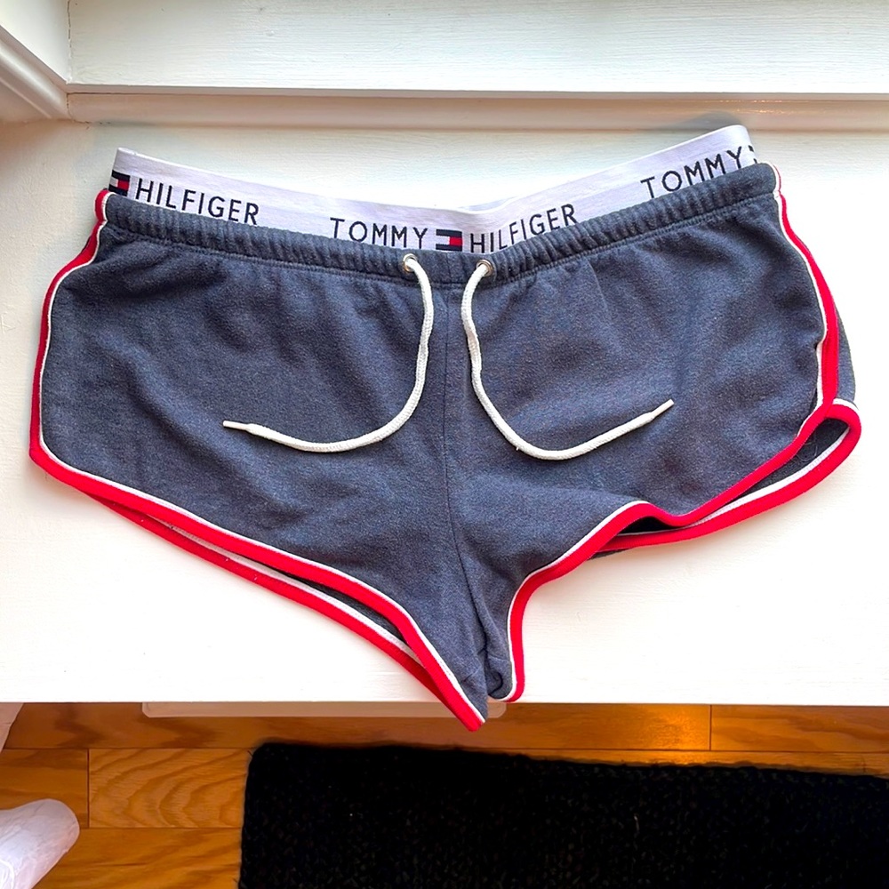 Tommy Hilfiger Shorts - Size M